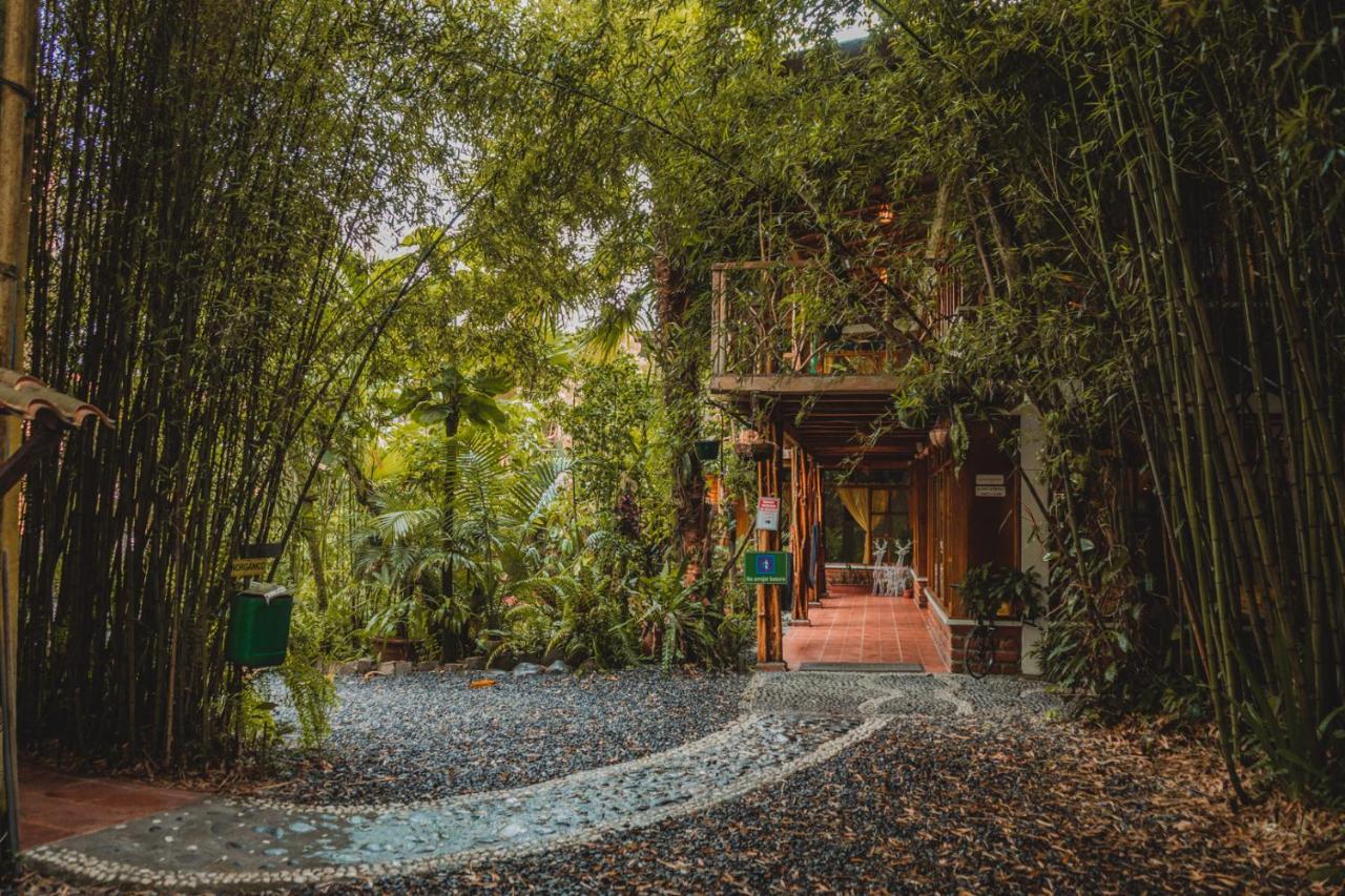 Hostal Las Palmas Puyo Extérieur photo