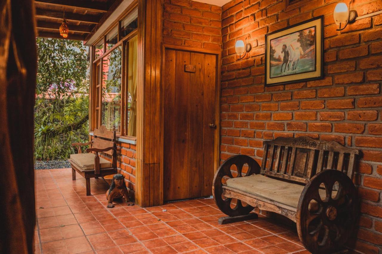 Hostal Las Palmas Puyo Extérieur photo
